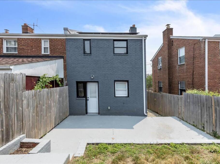 Quaint 3/2.5 Home In Fort Dupont Washington Bagian luar foto