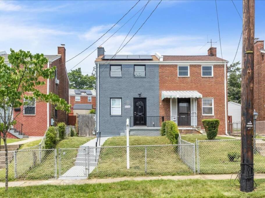 Quaint 3/2.5 Home In Fort Dupont Washington Bagian luar foto