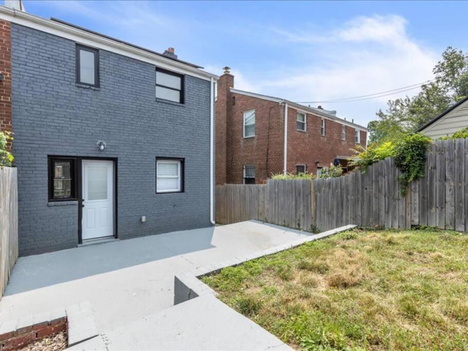 Quaint 3/2.5 Home In Fort Dupont Washington Bagian luar foto