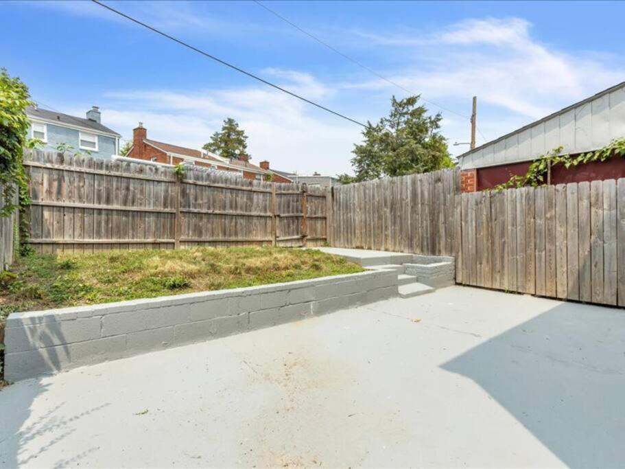 Quaint 3/2.5 Home In Fort Dupont Washington Bagian luar foto