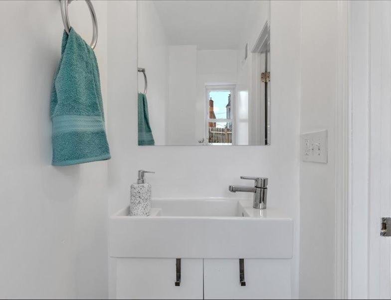 Quaint 3/2.5 Home In Fort Dupont Washington Bagian luar foto